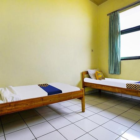 Spot On 91064 Wisma Lec Syariah Garut Eksteriør billede