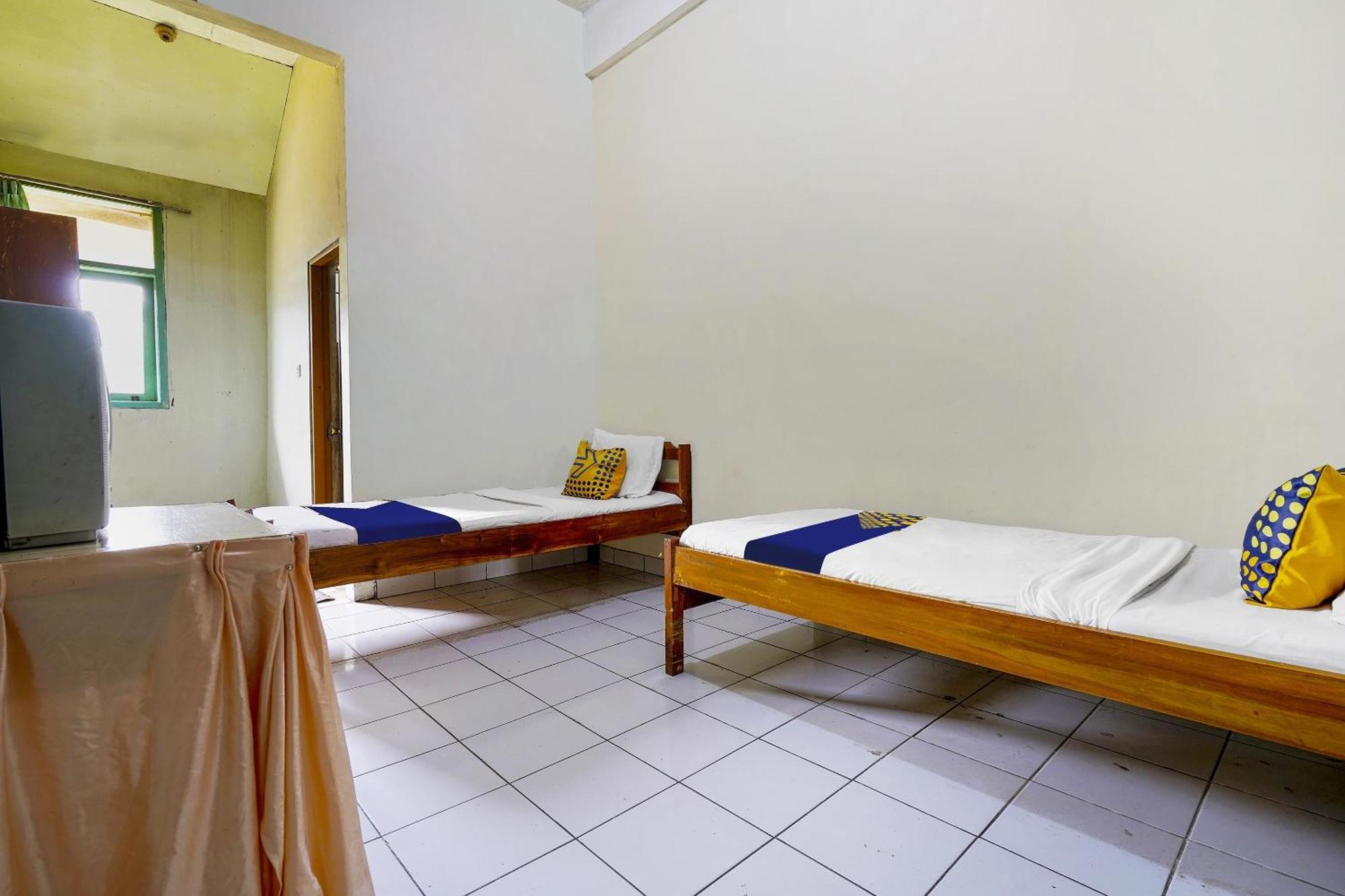 Spot On 91064 Wisma Lec Syariah Garut Eksteriør billede