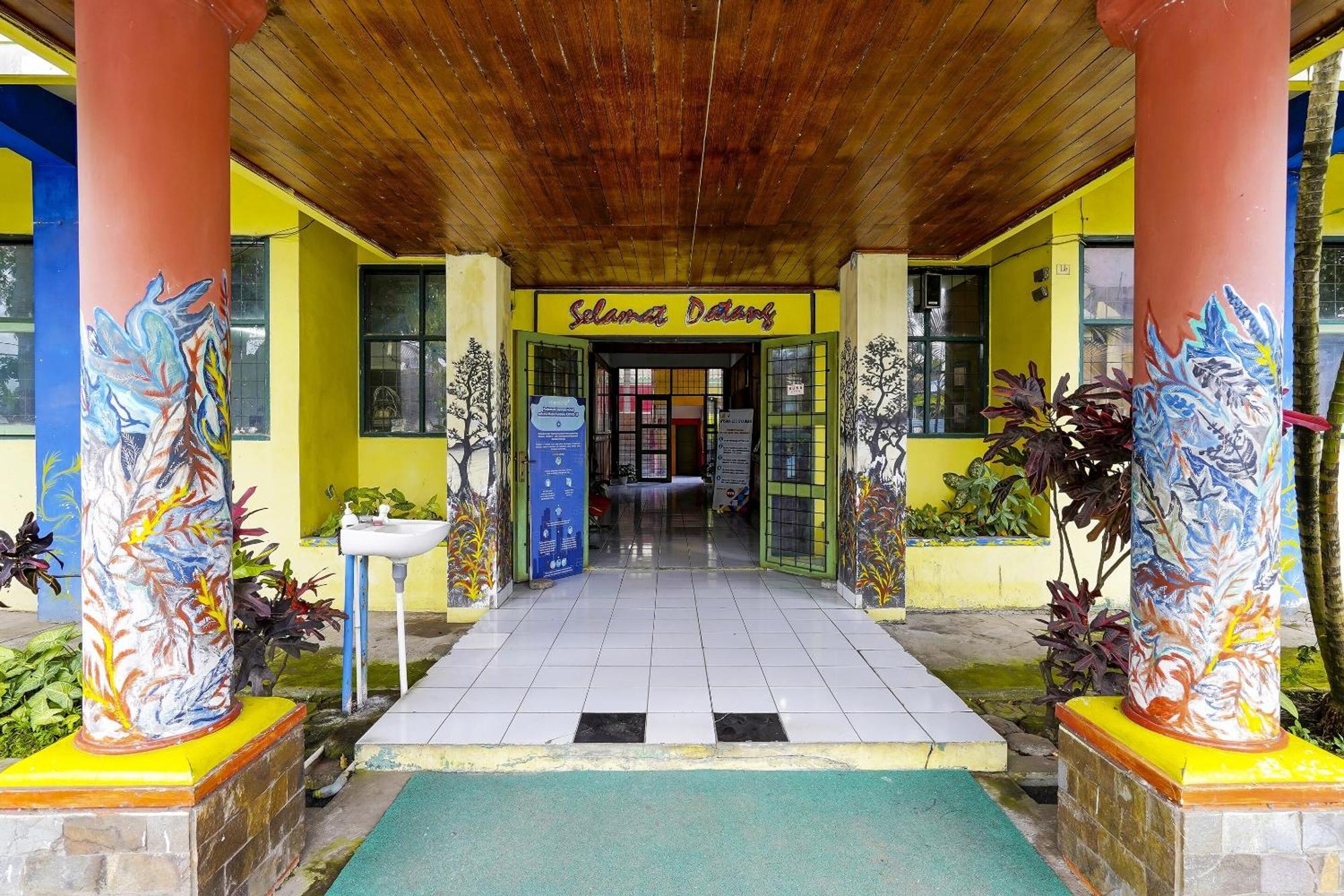 Spot On 91064 Wisma Lec Syariah Garut Eksteriør billede
