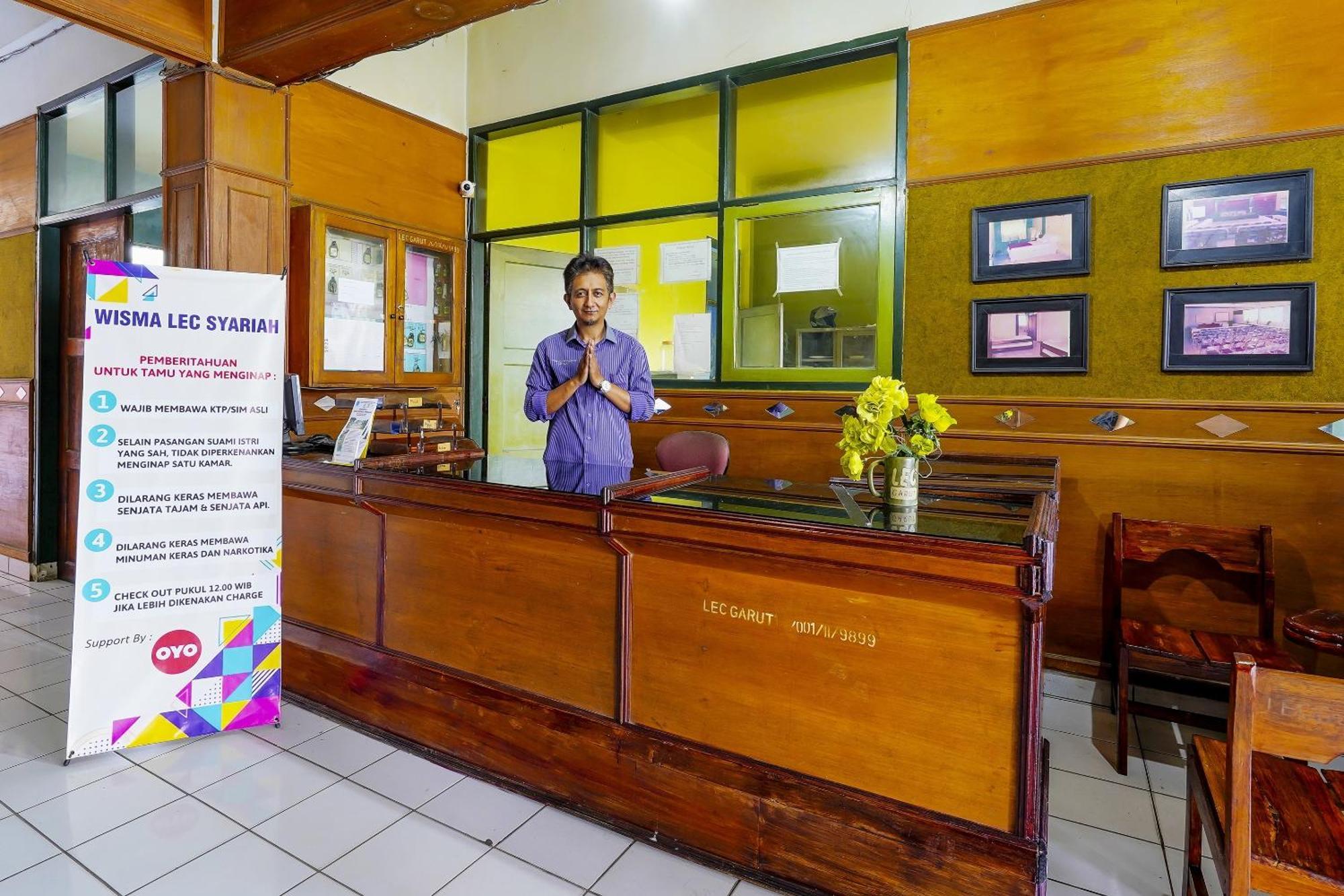 Spot On 91064 Wisma Lec Syariah Garut Eksteriør billede