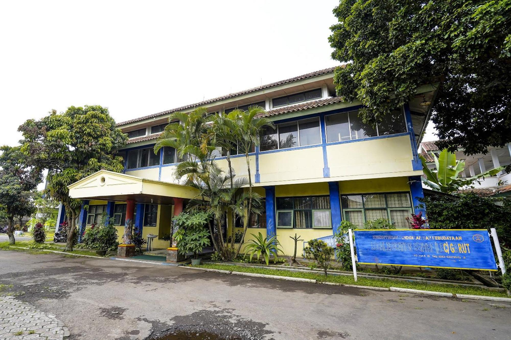 Spot On 91064 Wisma Lec Syariah Garut Eksteriør billede